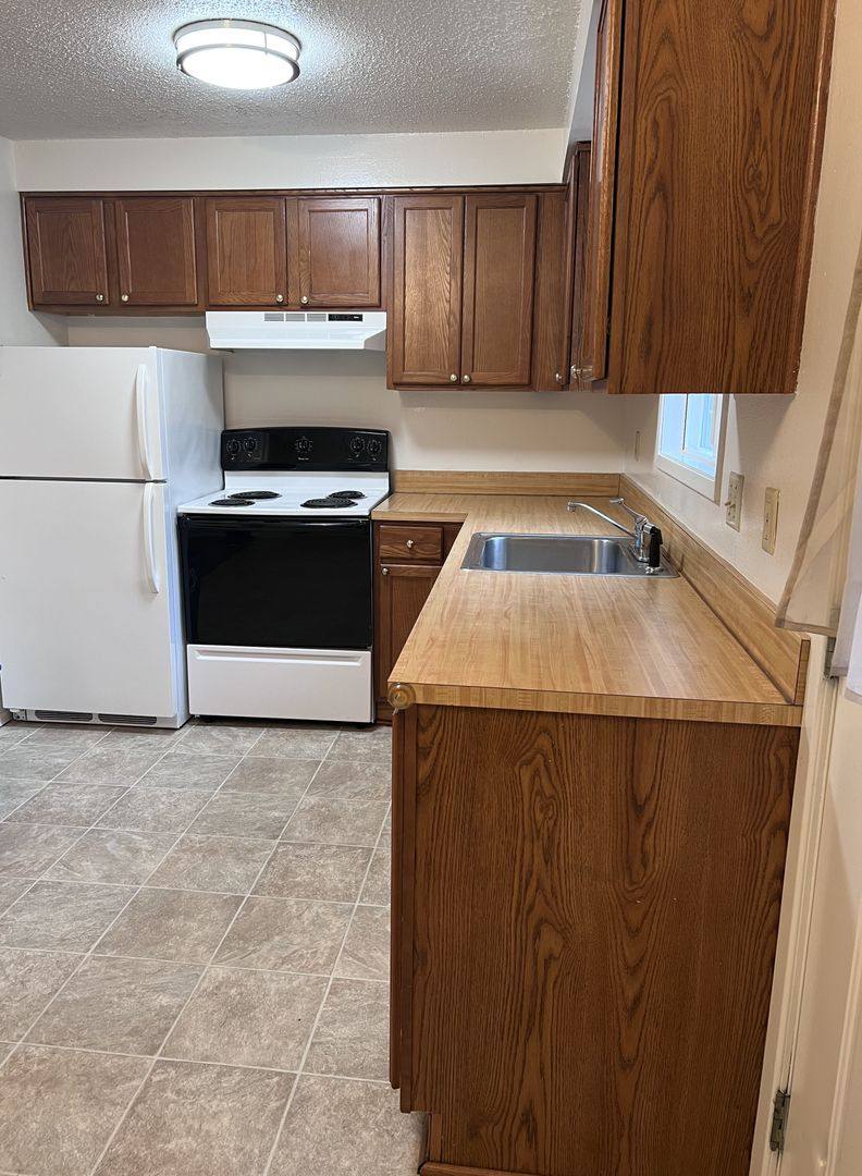 Apartment for rent at 2000-2006 Jefferson St SE, Albany, OR 97322