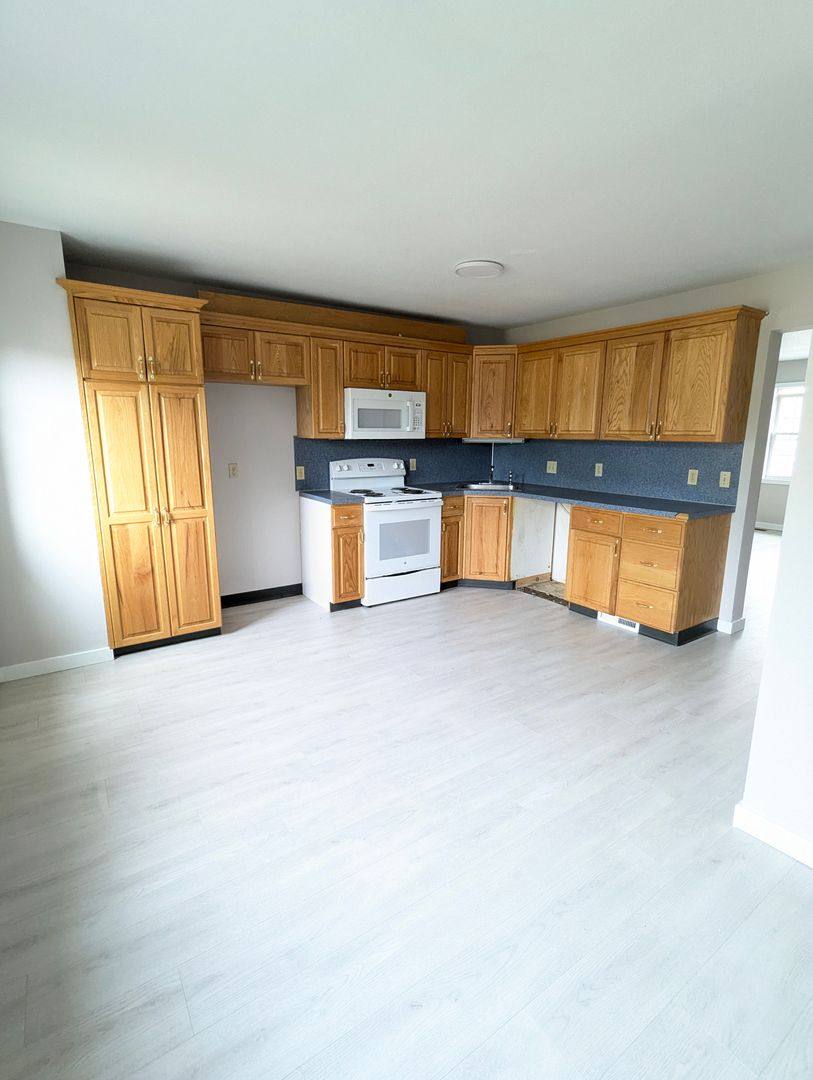 Apartment for rent at 1548-1558 Highland Ave, Waterbury, CT 06708