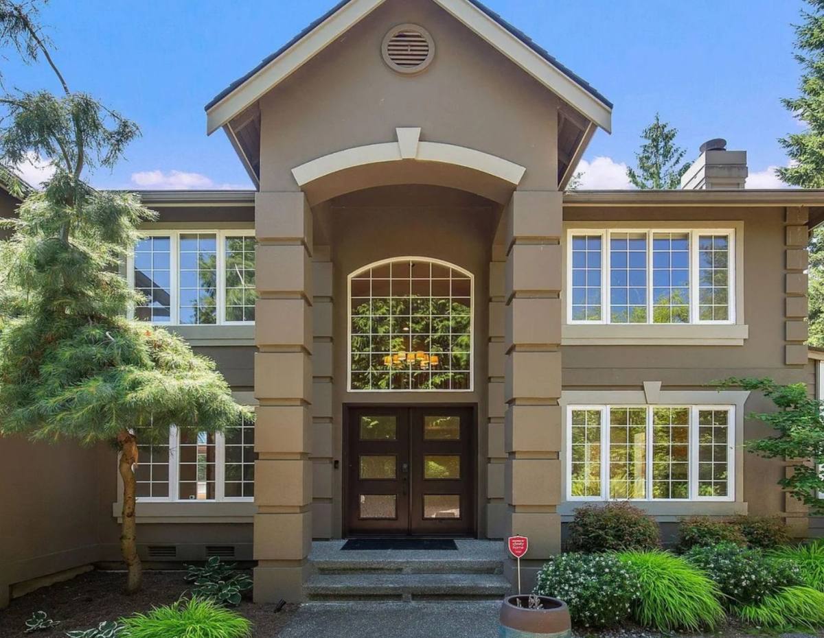 House for rent at 16759 SE 48th Place, Bellevue, WA 98006