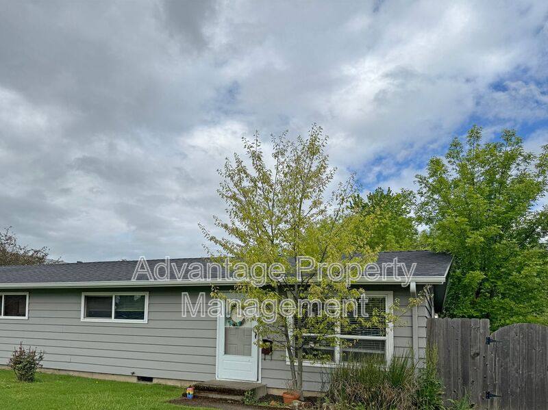 House for rent at 1521 NW Kings Blvd, Corvallis, OR 97330