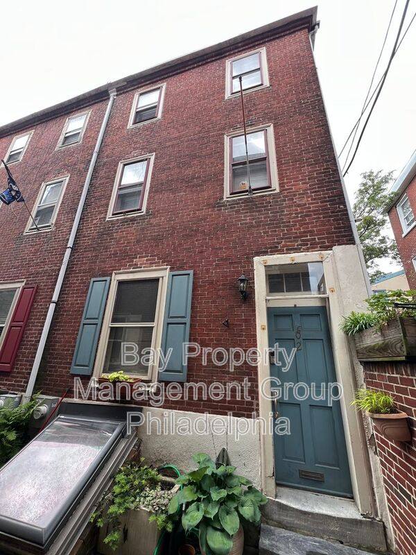 Townhouse for rent at 502 S Hancock St, Philadelphia, PA 19147