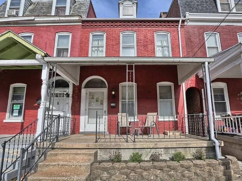 House for rent at 129 E New St, Lancaster, PA 17602