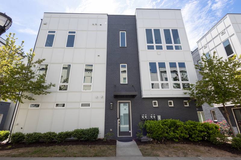 Townhouse for rent at 708 Banton Dr NW, Atlanta, GA 30318