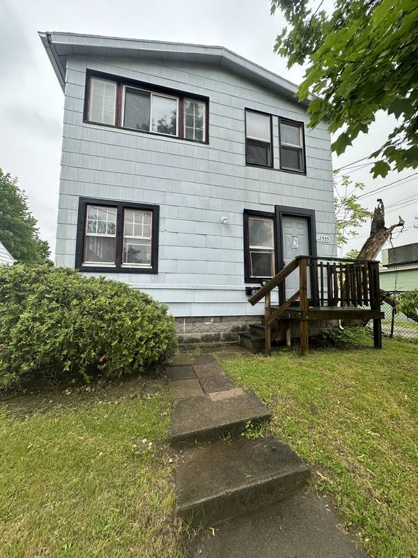 Apartment for rent at 12935 McGowan Ave #DOWNSTAIRS, Cleveland, OH 44135