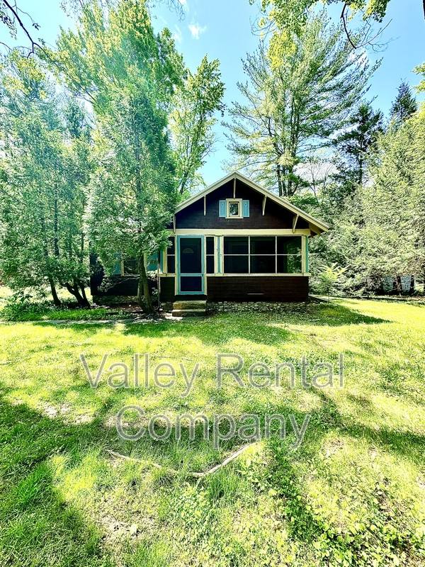 House for rent at 323 Pelham Rd, Amherst, MA 01002