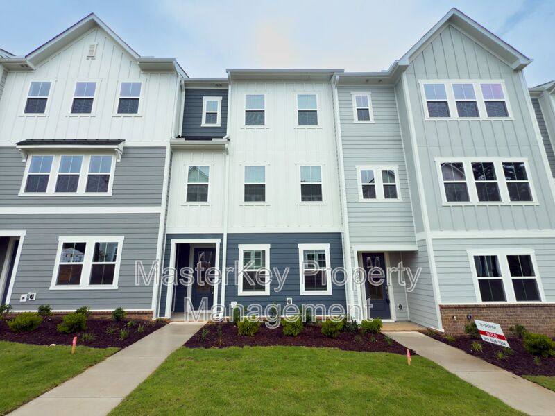 804 Hillfarm Dr, Wake Forest, NC 27587