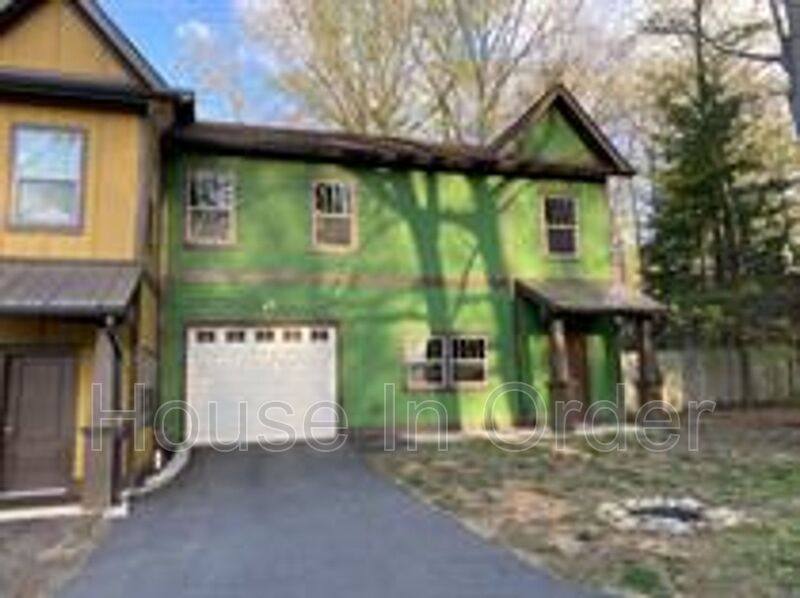 Townhouse for rent at 30 Manatee Court, Asheville, NC 28803