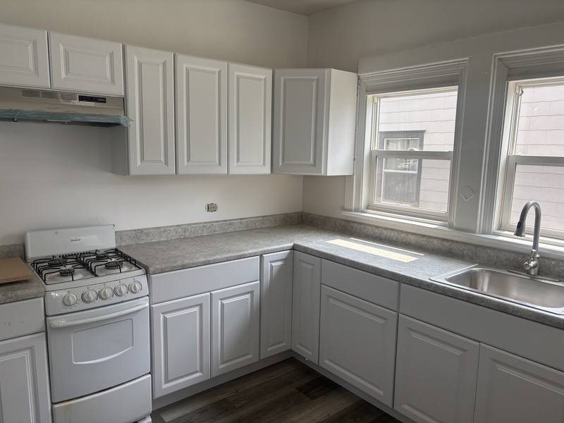 Apartment for rent at 1712 A Ave NE #1, Cedar Rapids, IA 52402