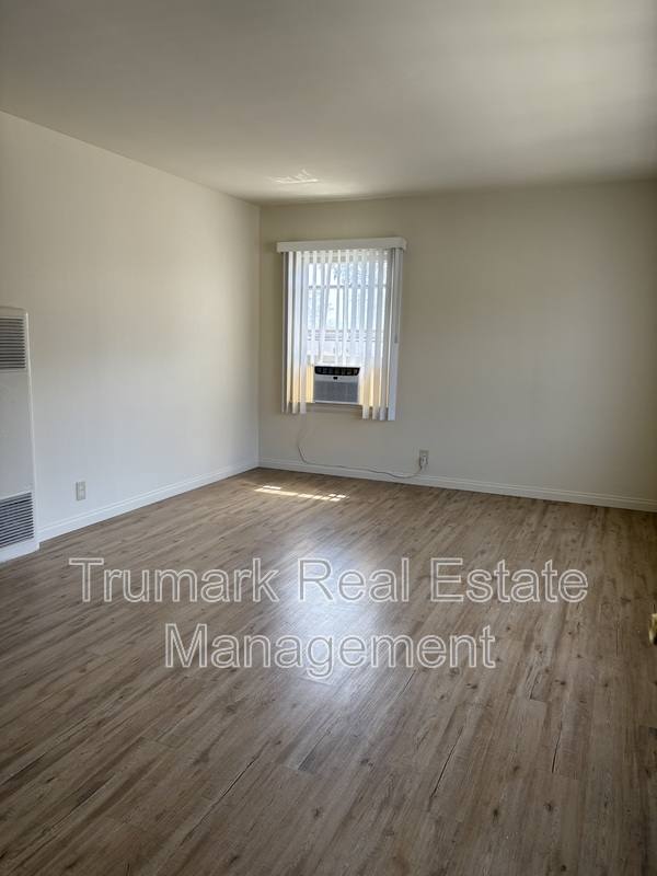 Apartment for rent at 1480 E Chevy Chase Dr #3, Glendale, CA 91206