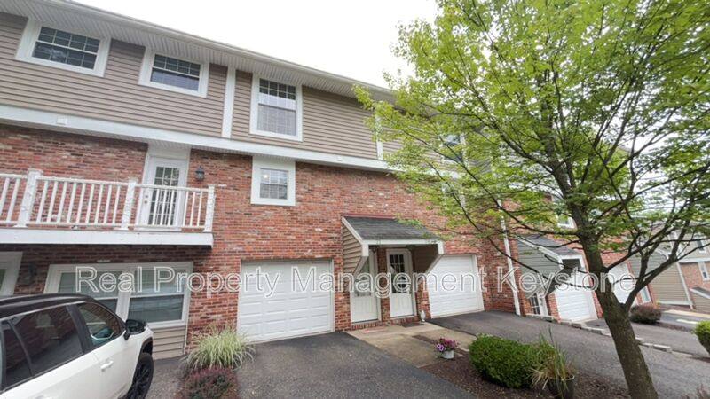 Townhouse for rent at 5491 Library Rd #21, Bethel Park, PA 15102