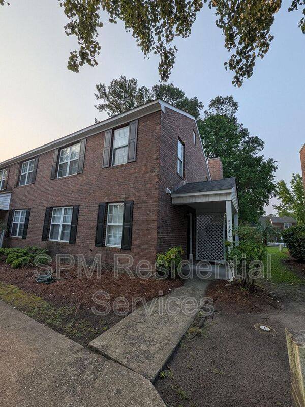 Townhouse for rent at 5147 Lampost Circle, Wilmington, NC 28403