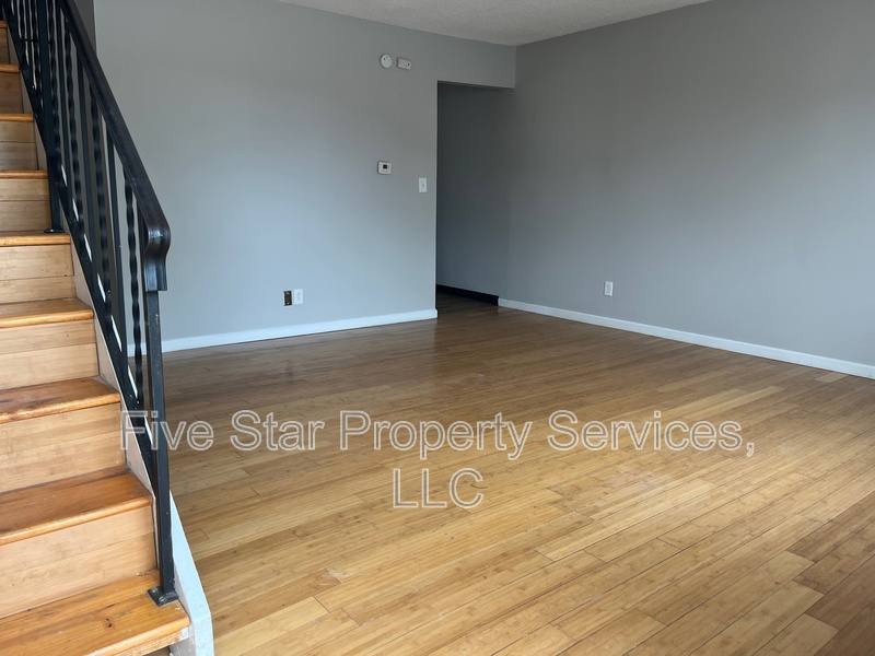 Apartment for rent at 110 W Lake Shore Dr #21, Springfield, IL 62703