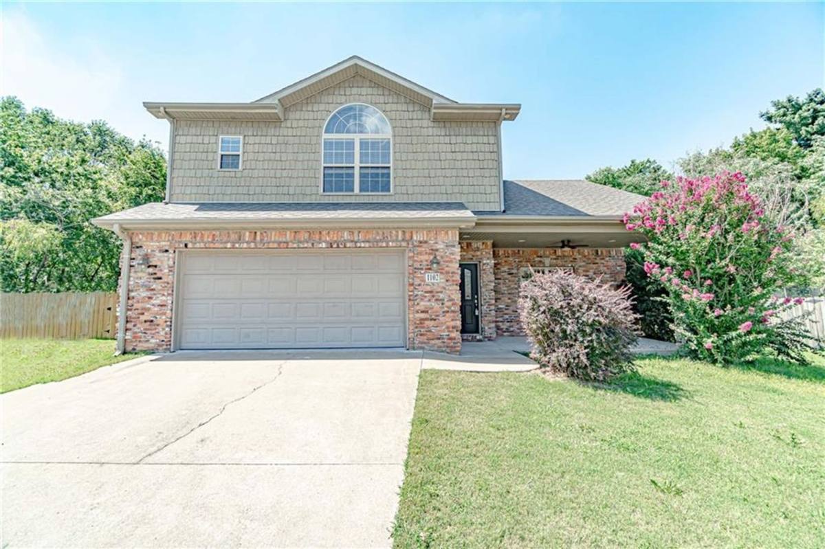 House for rent at 1102 Phoenix St, Bentonville, AR 72712