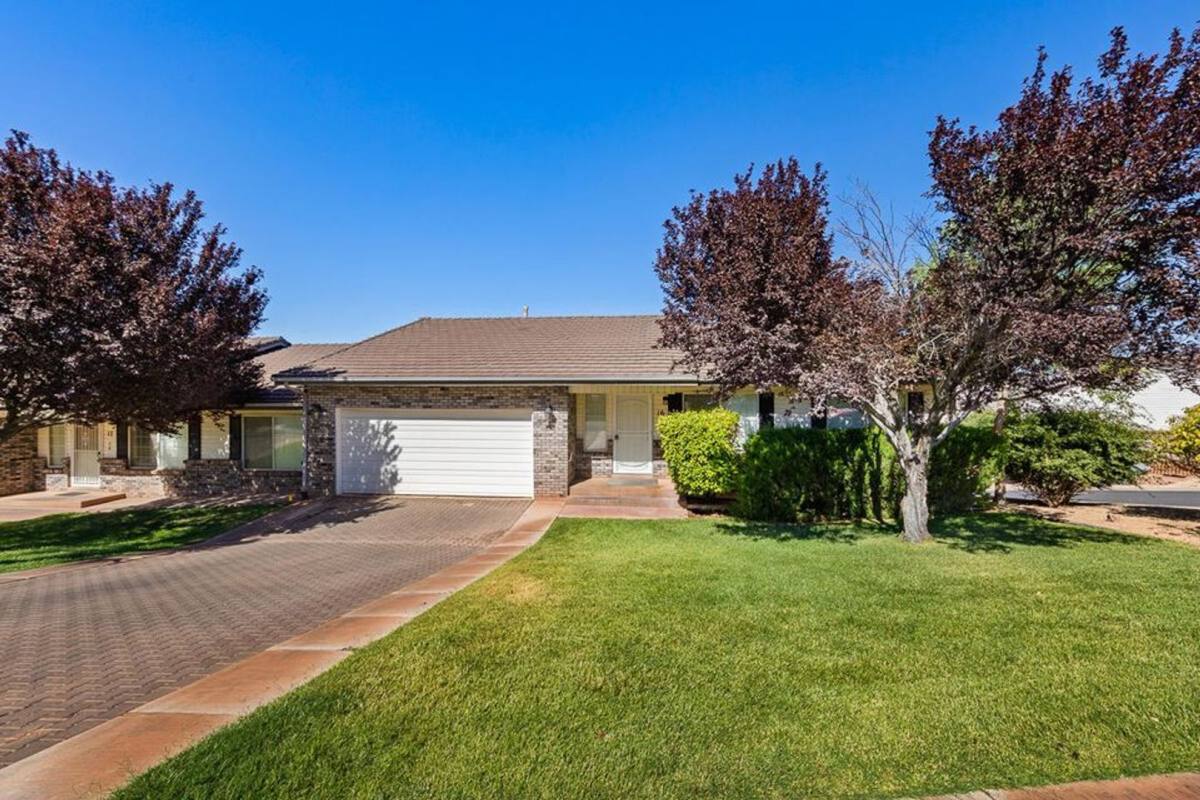 Townhouse for rent at 435 N Stone Mountain Dr, Saint George, UT 84770