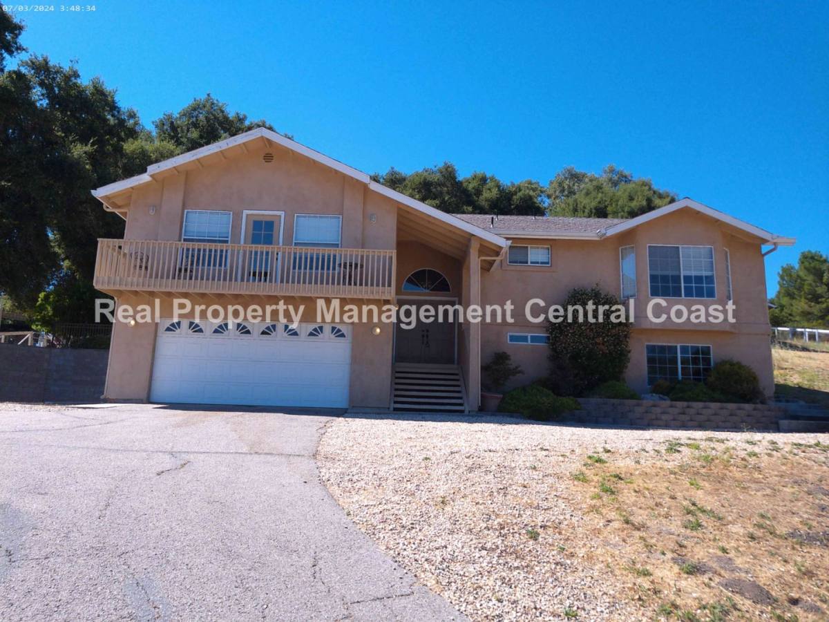 House for rent at 9160 Santa Lucia Rd, Atascadero, CA 93422