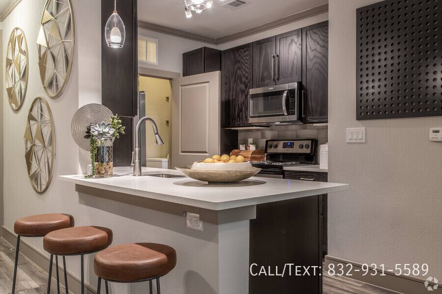 Apartment for rent at 998 Crosby St #M1801, Houston, TX 77019