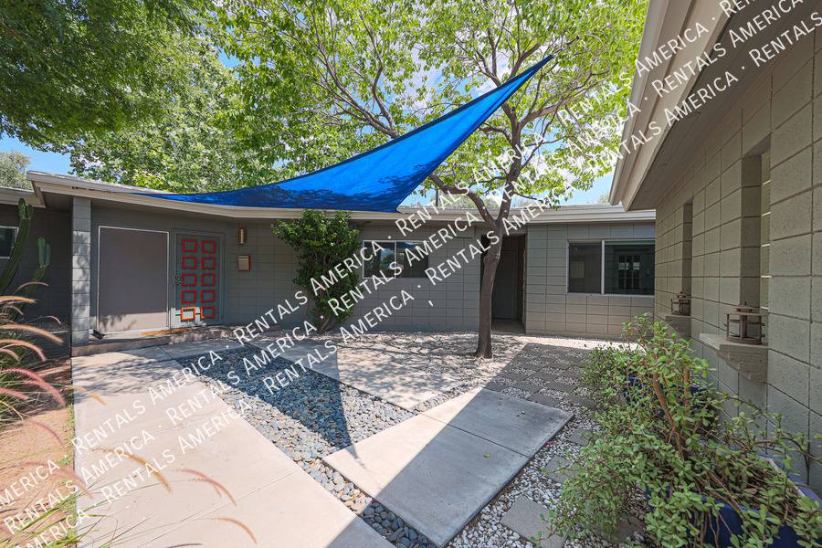 House for rent at 3237 E Meadowbrook Ave, Phoenix, AZ 85018