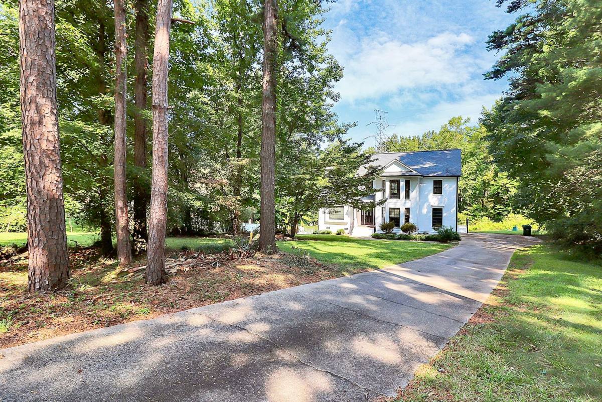 House for rent at 14301 Hackamore Dr, Matthews, NC 28105