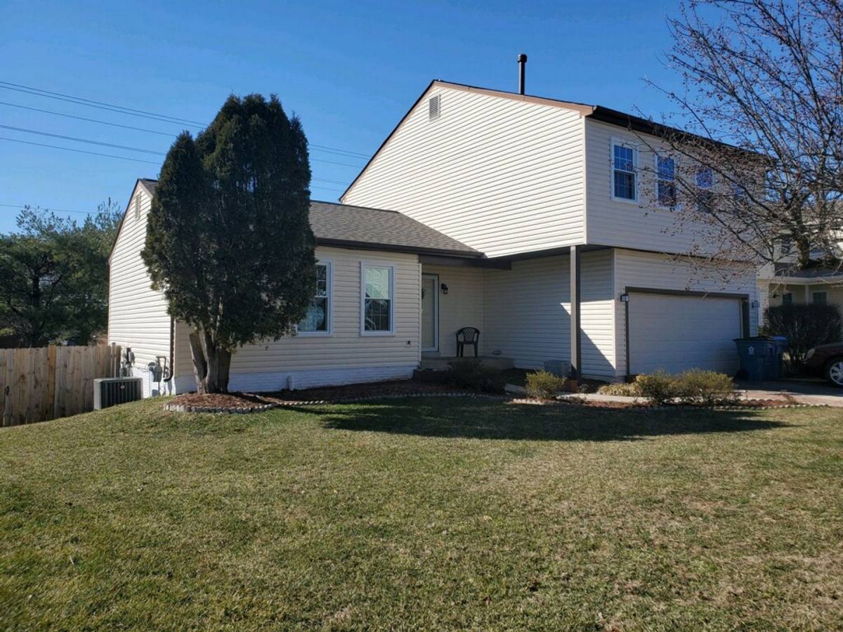 House for rent at 14409 Coachway Dr, Centreville, VA 20120