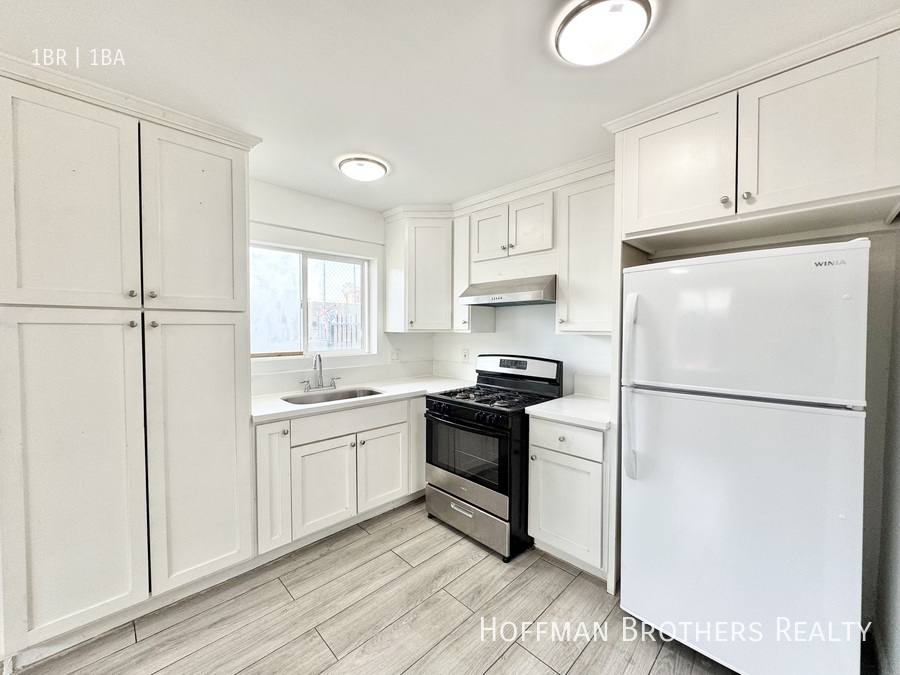 Apartment for rent at 11606 Sylvan St #10, North Hollywood, CA 91606