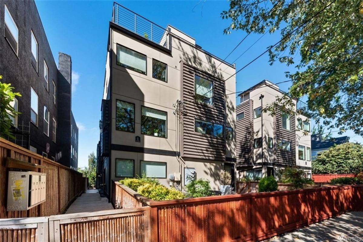 Townhouse for rent at 109 13th Ave E, Seattle, WA 98102
