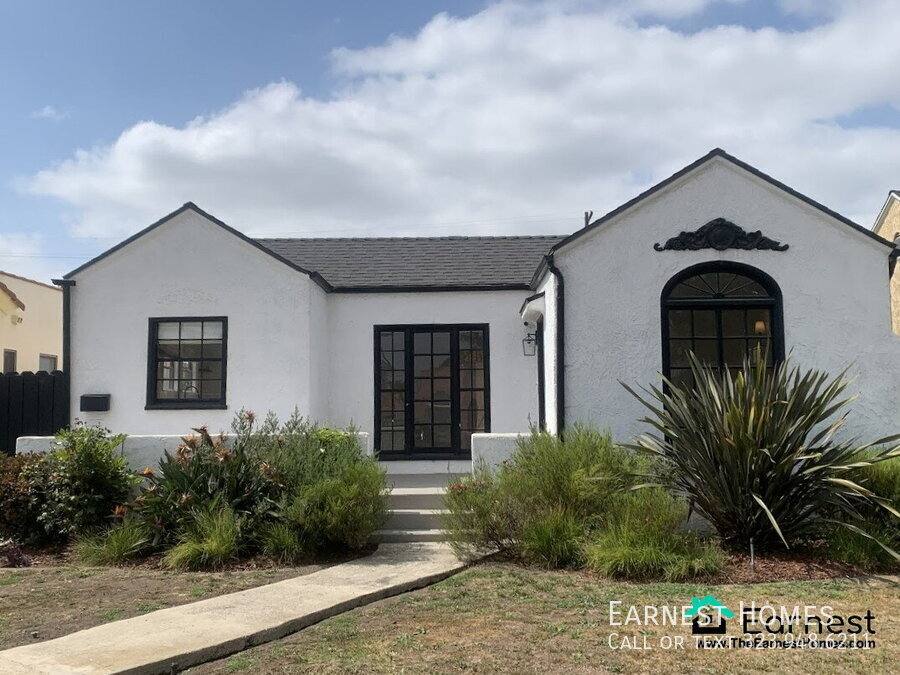 House for rent at 2032 W 80th St, Los Angeles, CA 90047