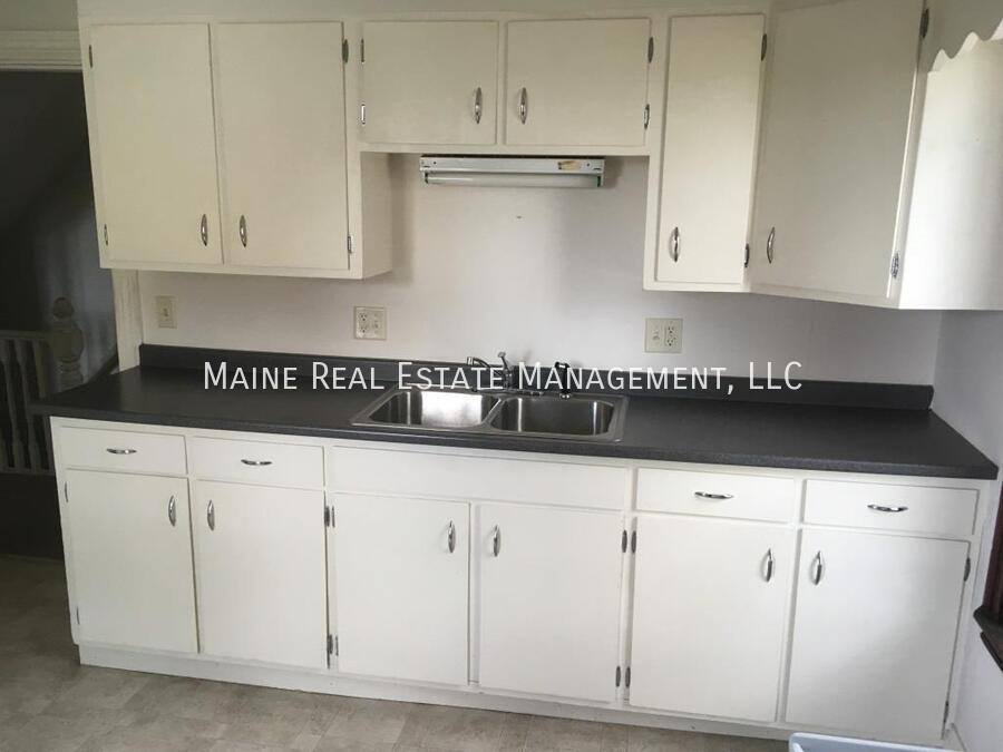 Apartment for rent at 699-701 Main St #2, Bangor, ME 04401