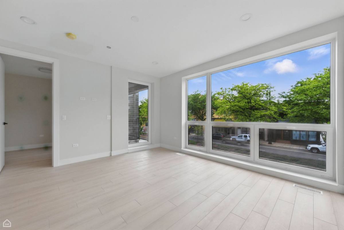 Apartment for rent at 3045 W Irving Park Rd, Chicago, IL 60618