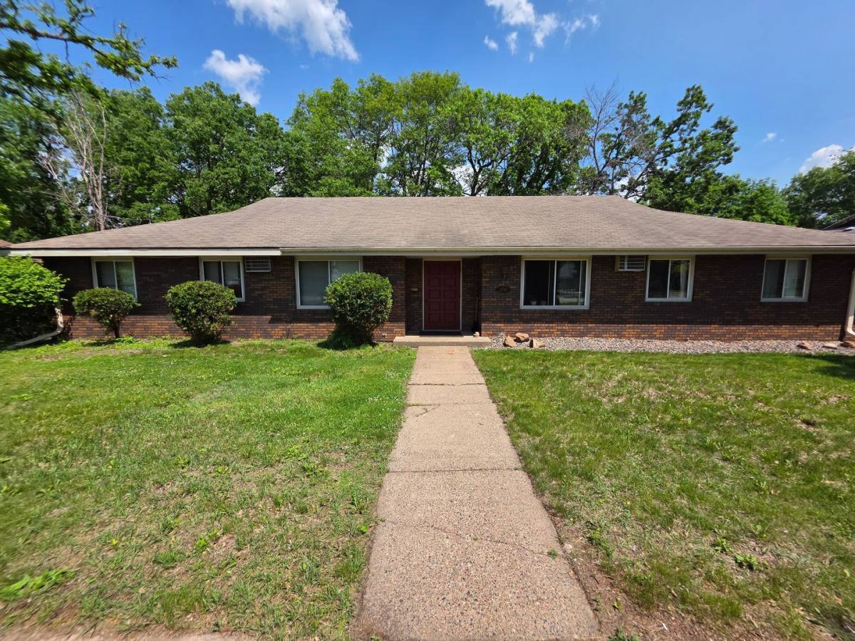 Apartment for rent at 2552 Spooner Ave, Altoona, WI 54720