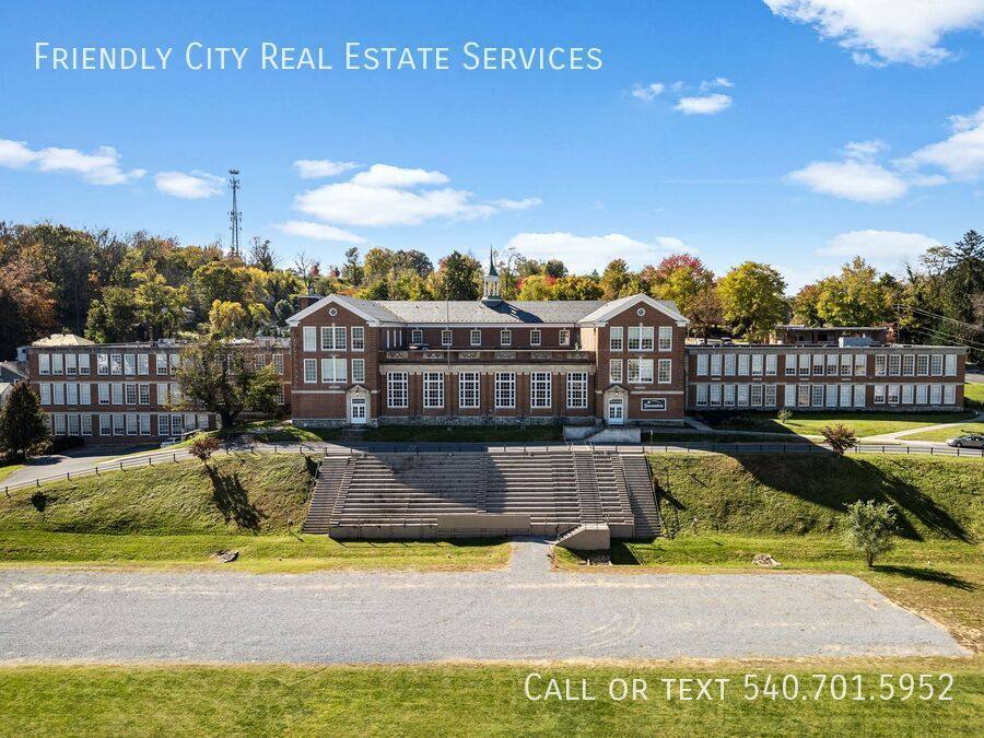 Apartment for rent at 300 Churchville Ave #25, Staunton, VA 24401