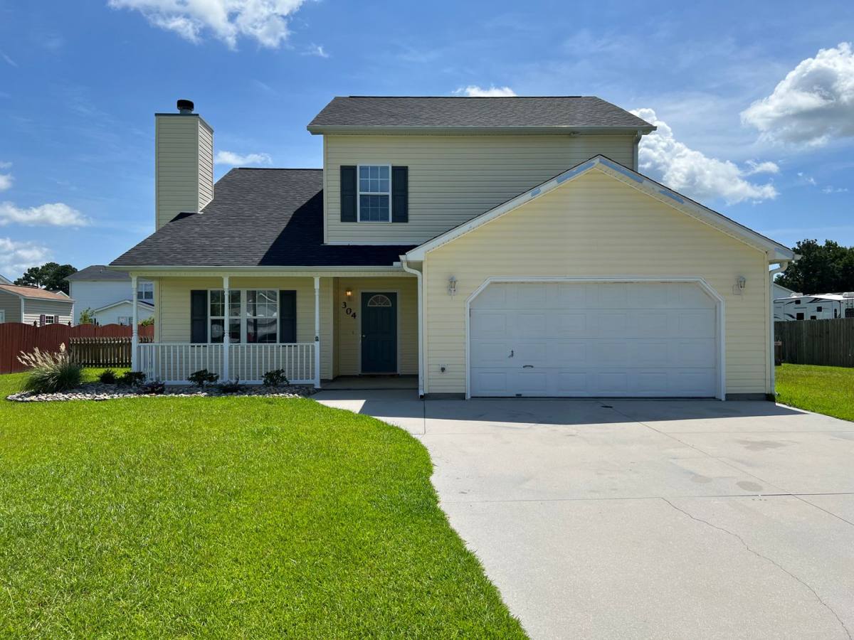 House for rent at 304 Mann St, Hubert, NC 28539
