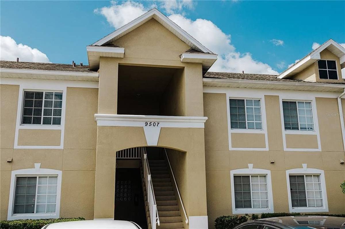 Condo for rent at 9507 Amberdale Court, Riverview, FL 33578