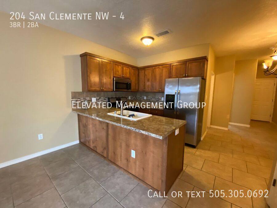 Townhouse for rent at 204 San Clemente NW, Albuquerque, NM 87107