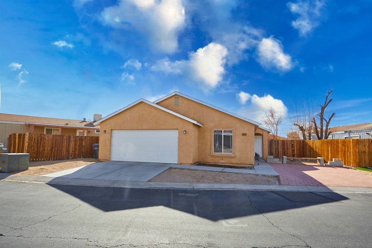 House for rent at 25029 Avenida Laredo, Barstow, CA 92311