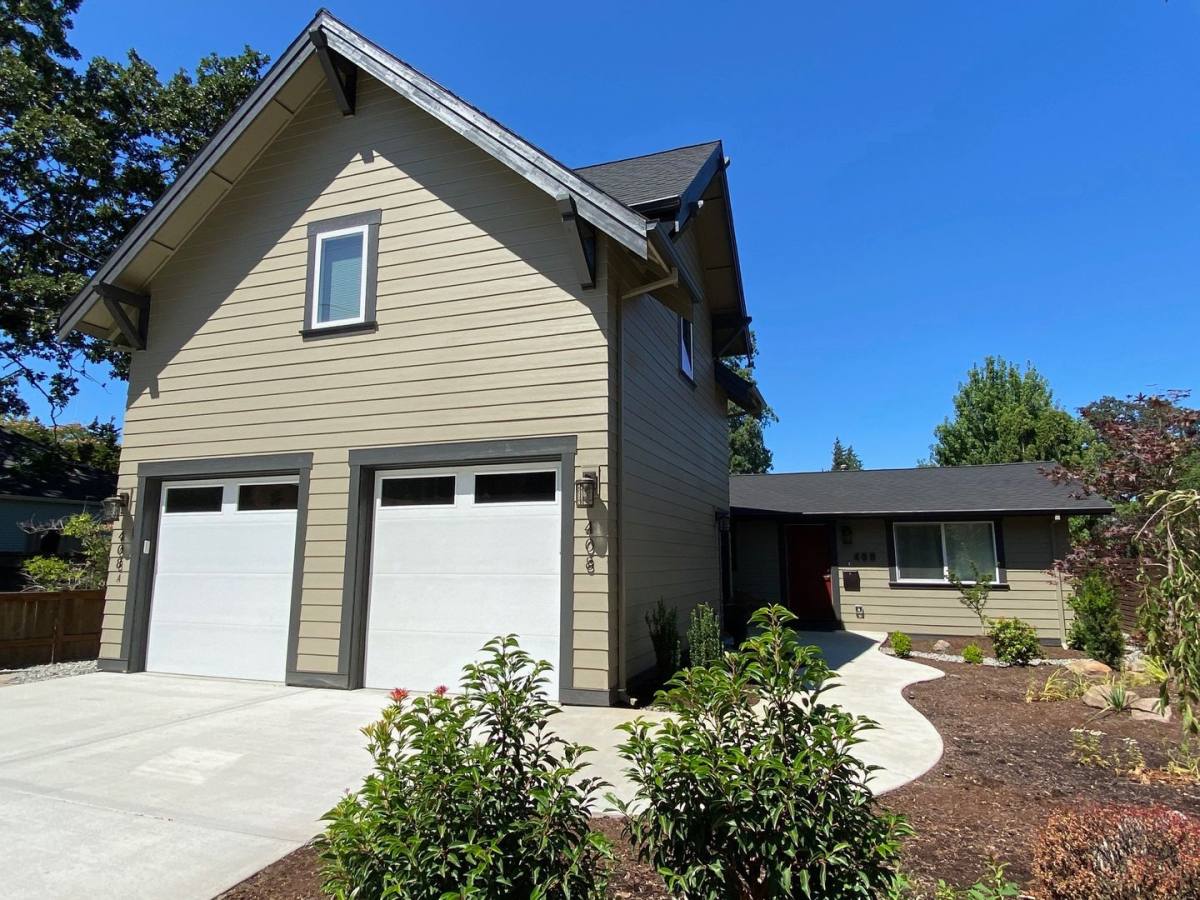 Apartment for rent at 408 Pine St, Hood River, OR 97031