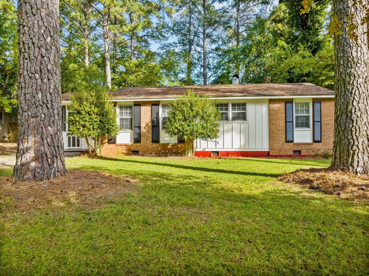 House for rent at 1613 Seminole Trail, Raleigh, NC 27609
