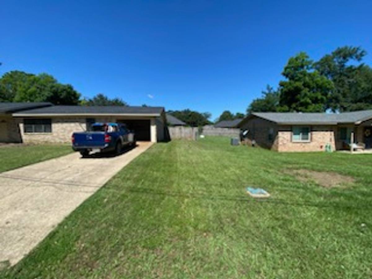 House for rent at 703 Concord St, Chandler, TX 75758