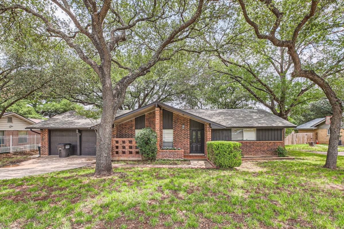 House for rent at 6614 Madeleine Dr, San Antonio, TX 78229