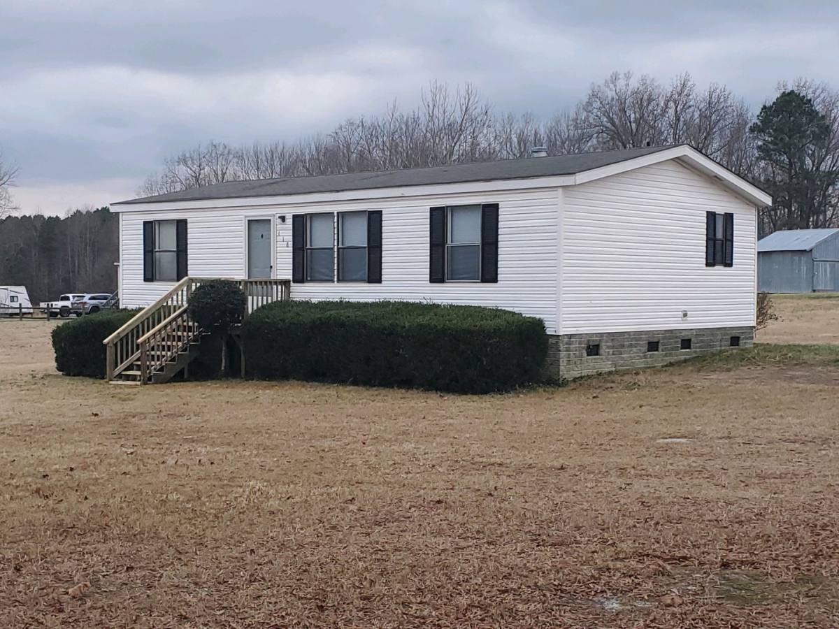House for rent at 118 Foster Rd, Henderson, NC 27537
