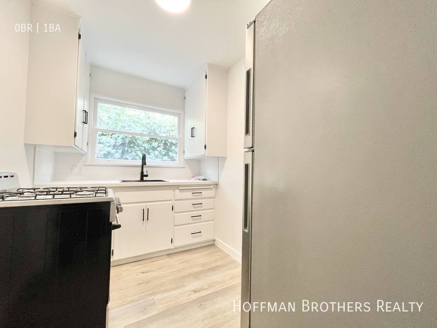 Apartment for rent at 11944 Goshen Ave #A, Los Angeles, CA 90049