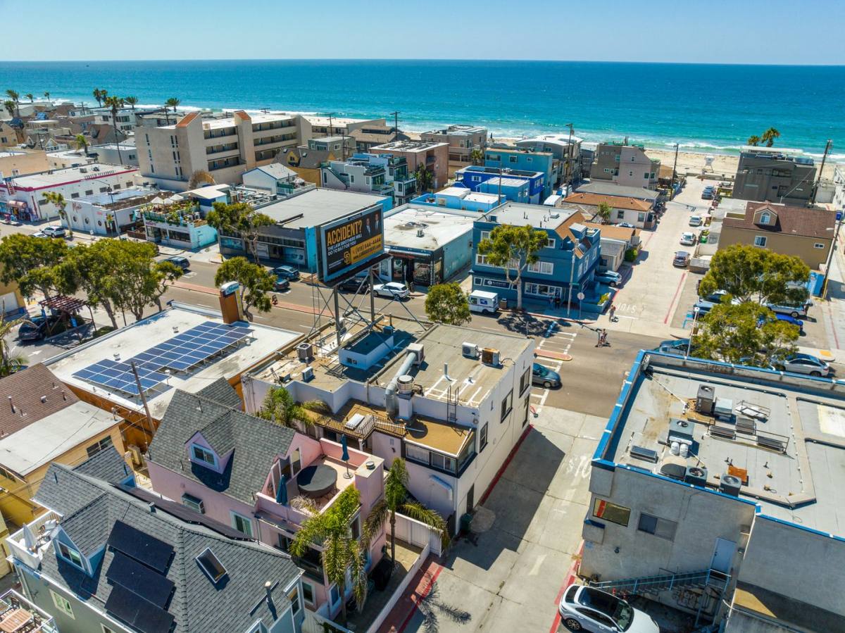 Apartment for rent at 801 San Jose Place - 3795 Mission Blvd, San Diego, CA 92109