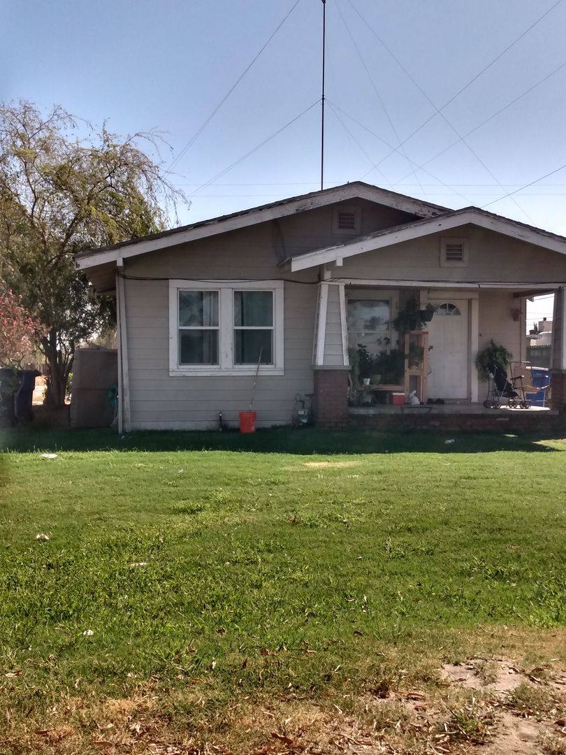 House for rent at 901 S 11th Ave, Hanford, CA 93230