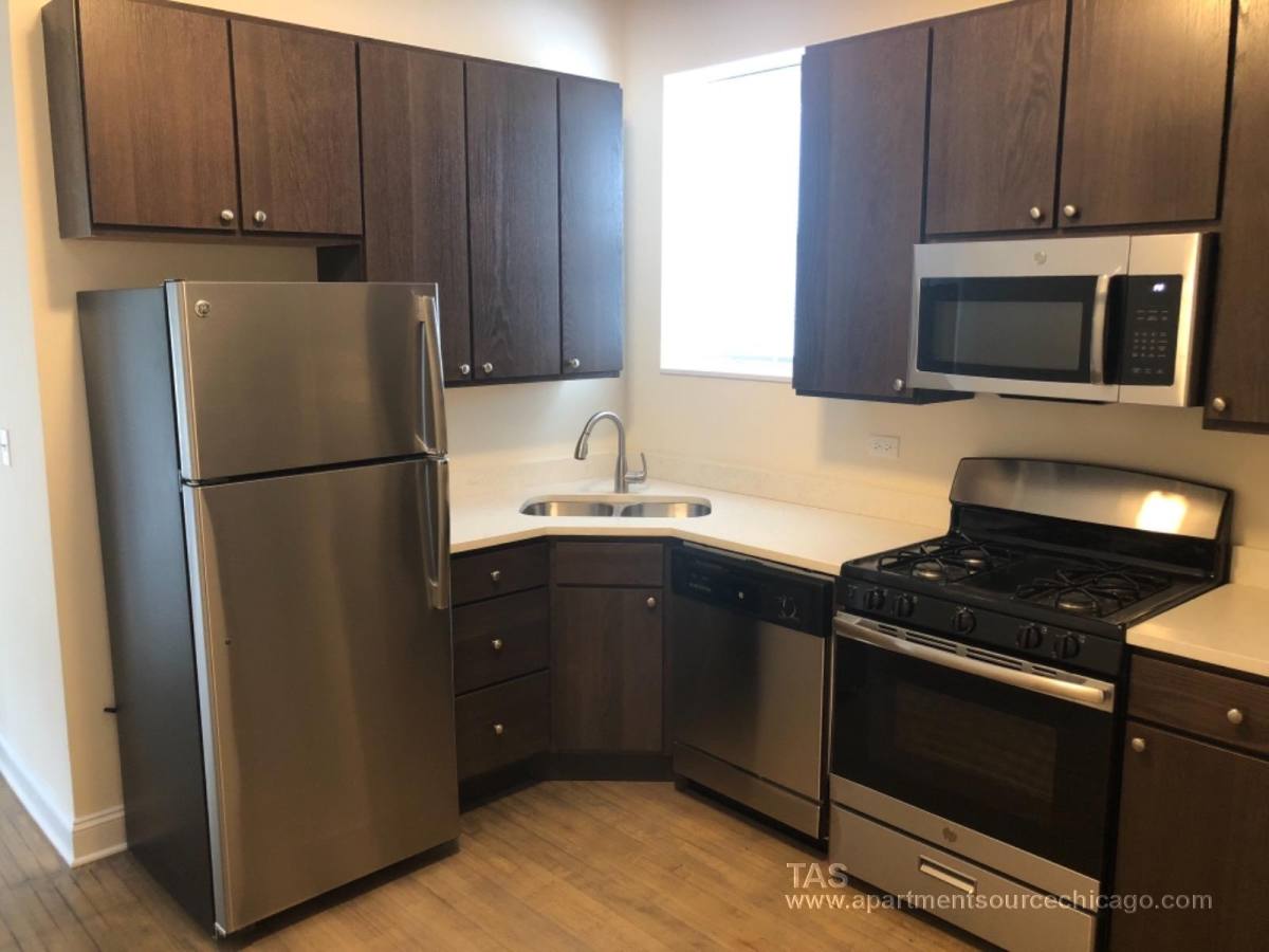 Apartment for rent at 2814 N Troy St #2F, Chicago, IL 60647