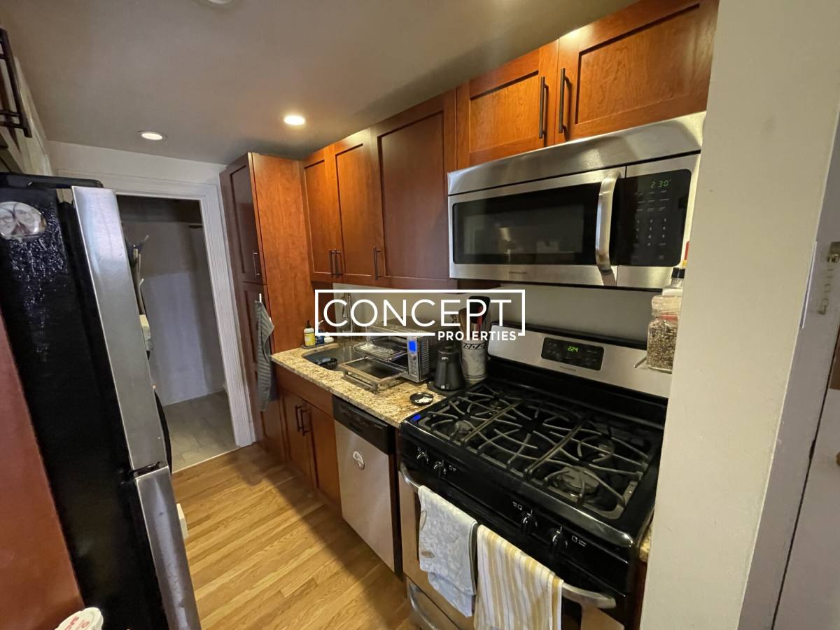 Apartment for rent at 88 W Cedar St #5DW, Boston, MA 02114