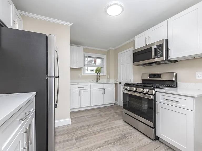 Apartment for rent at 31 Cabot St #4, Beverly, MA 01915