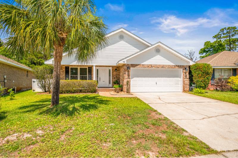 House for rent at 723 Marsh Harbor Dr, Mary Esther, FL 32569