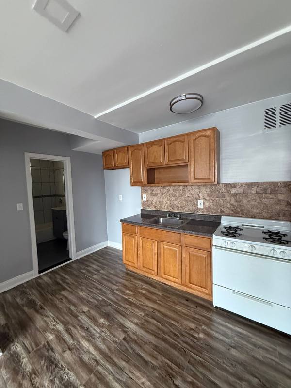 Apartment for rent at 4 Chestnut St, East Orange, NJ 07018