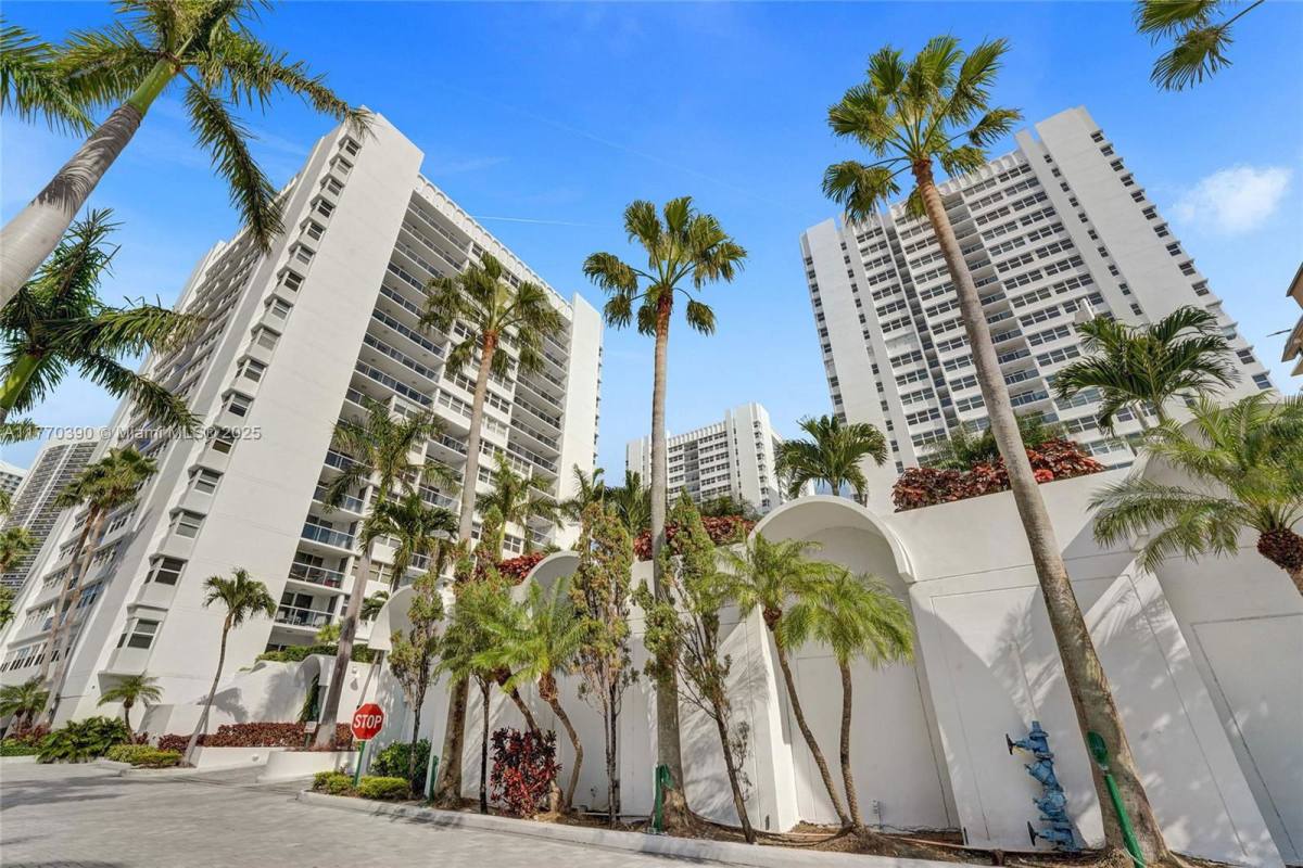 Apartment for rent at 1904 S Ocean Dr #TS206, Hallandale, FL 33009