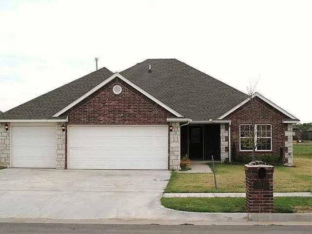 House for rent at 1908 Breakers W Blvd, Oklahoma City, OK 73128
