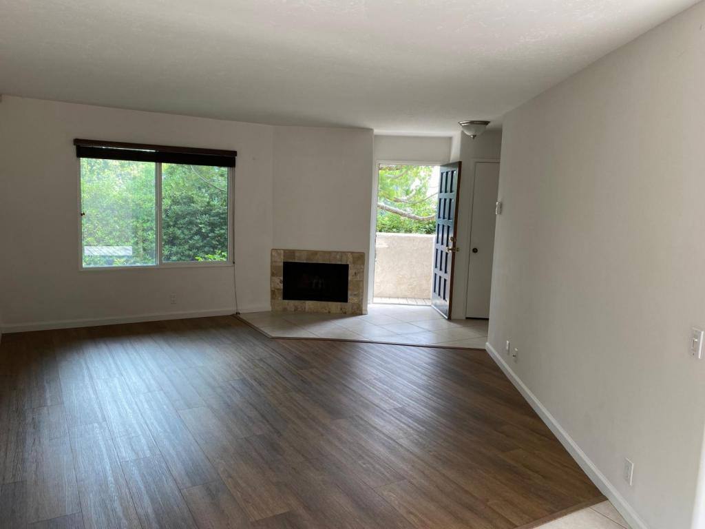 Townhouse for rent at 8454 Via Sonoma #111, La Jolla, CA 92037